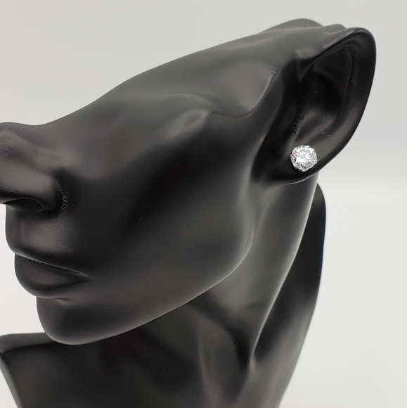 ✅💯 GENUINE STERLING SILVER *925* 4CT CZ STUDS - Picture 2 of 7